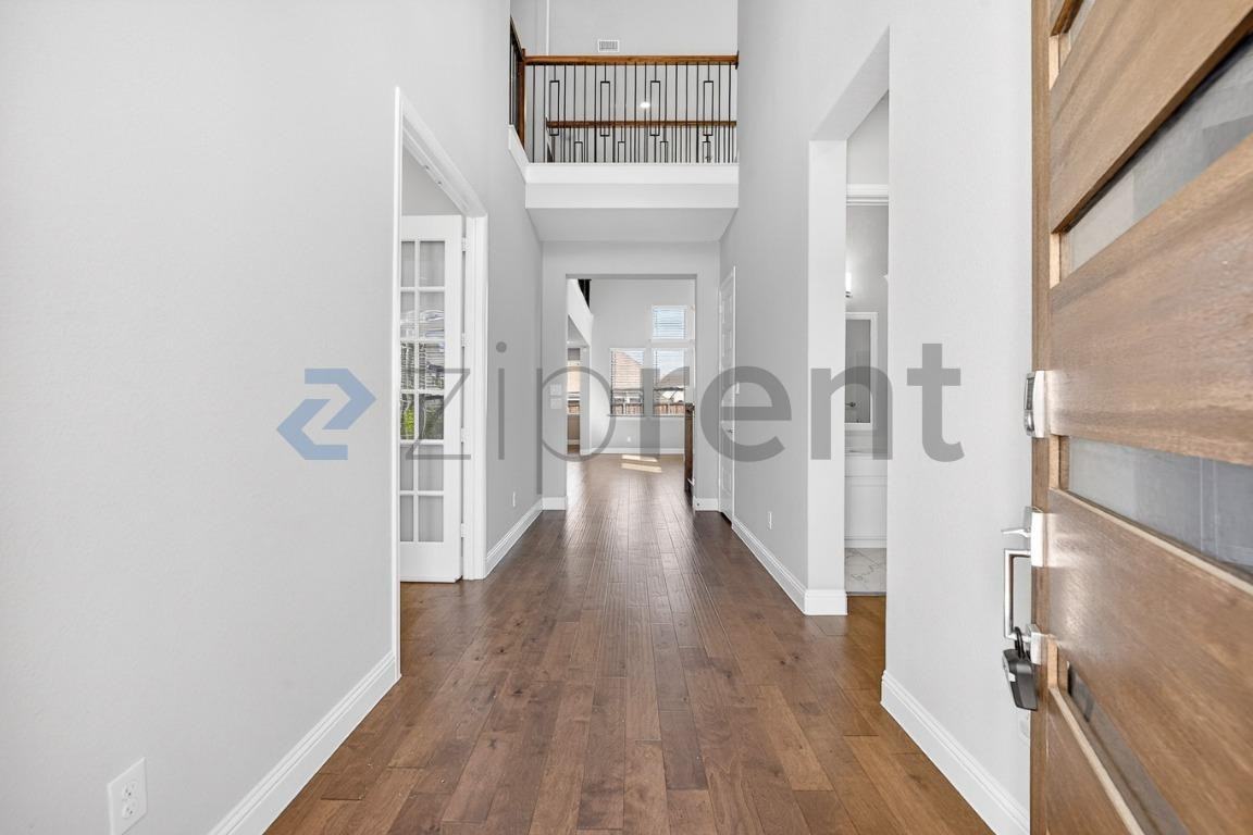 7530 Sanctuary Dr - Photo 4 of 33