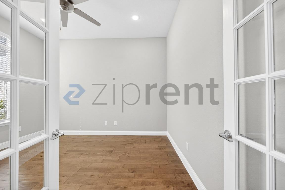 7530 Sanctuary Dr - Photo 6 of 33