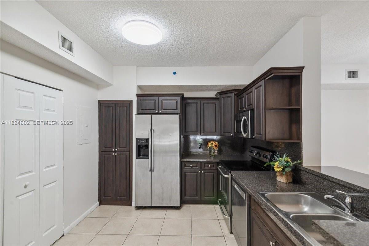 6952 Southwest 39th Street #C105 - Photo 5 of 42