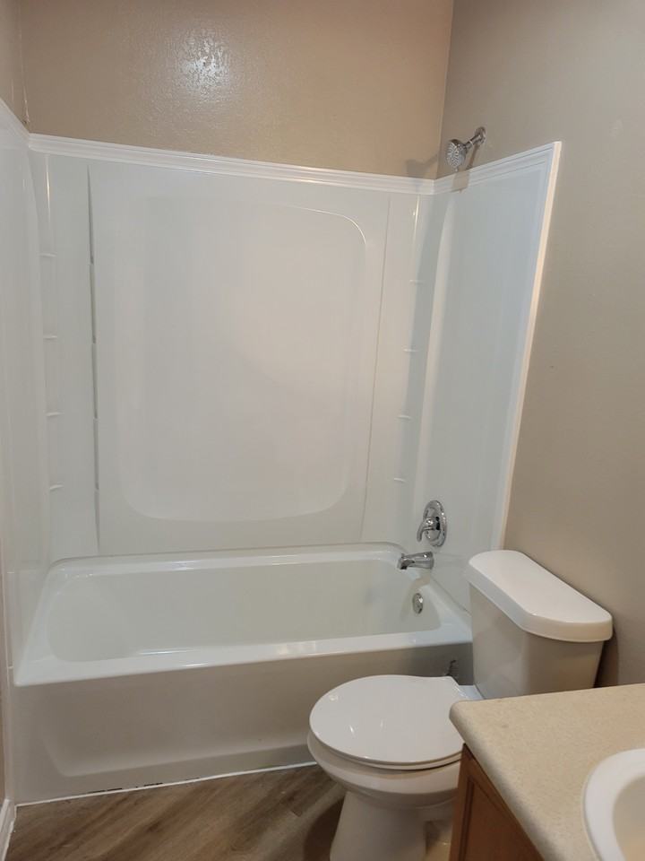 354 E Southcross Blvd #4 - Photo 3 of 8