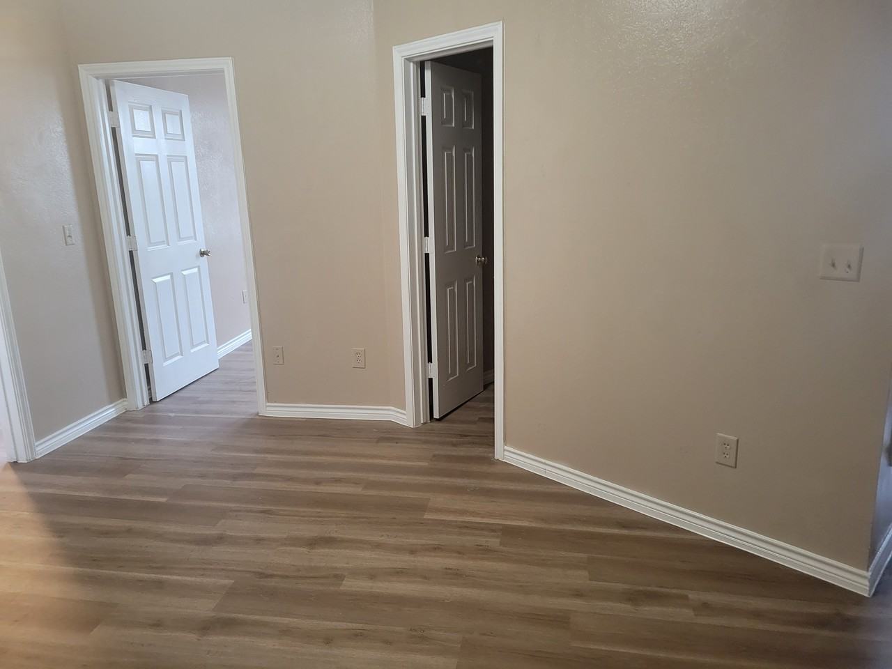 354 E Southcross Blvd #4 - Photo 6 of 8