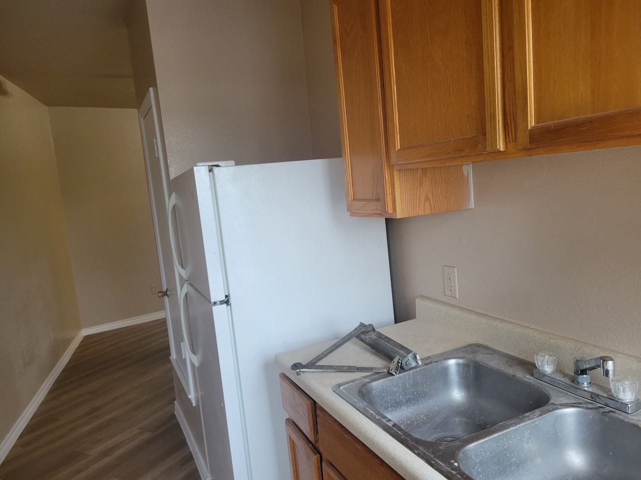 354 E Southcross Blvd #4 - Photo 7 of 8