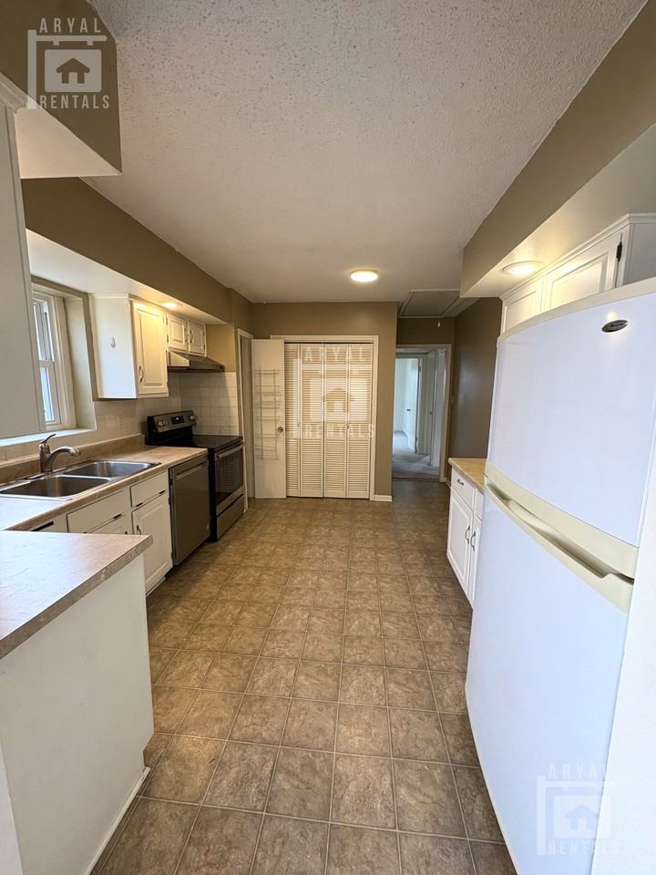 8625 Minnehaha Ln - Photo 5 of 18