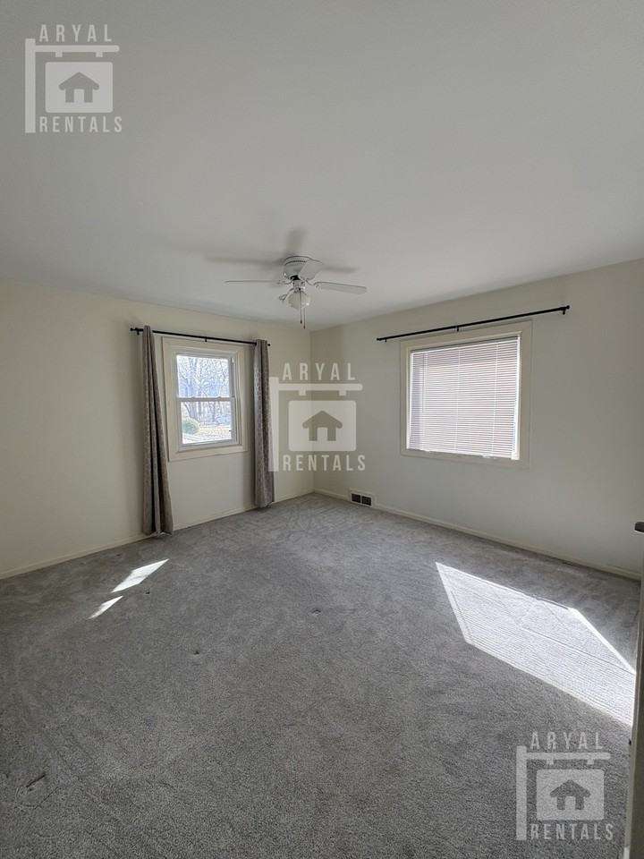 8625 Minnehaha Ln - Photo 6 of 18