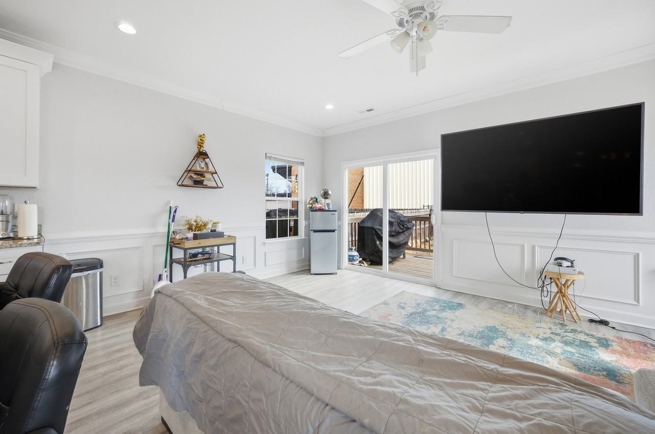 236 Patterson Ave - Photo 6 of 33