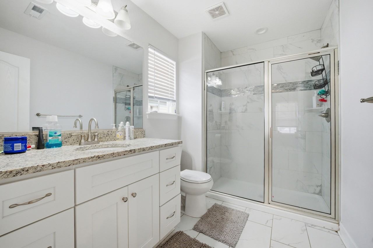 236 Patterson Ave - Photo 7 of 33