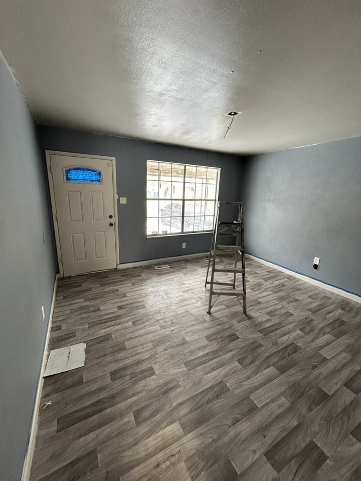 2458 Countess Dr #2458 - Photo 2 of 6