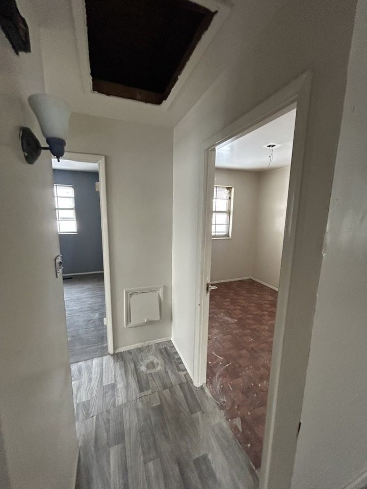 2458 Countess Dr #2458 - Photo 4 of 6