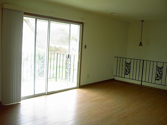 2008 Macarthur Rd #D - Photo 4 of 6