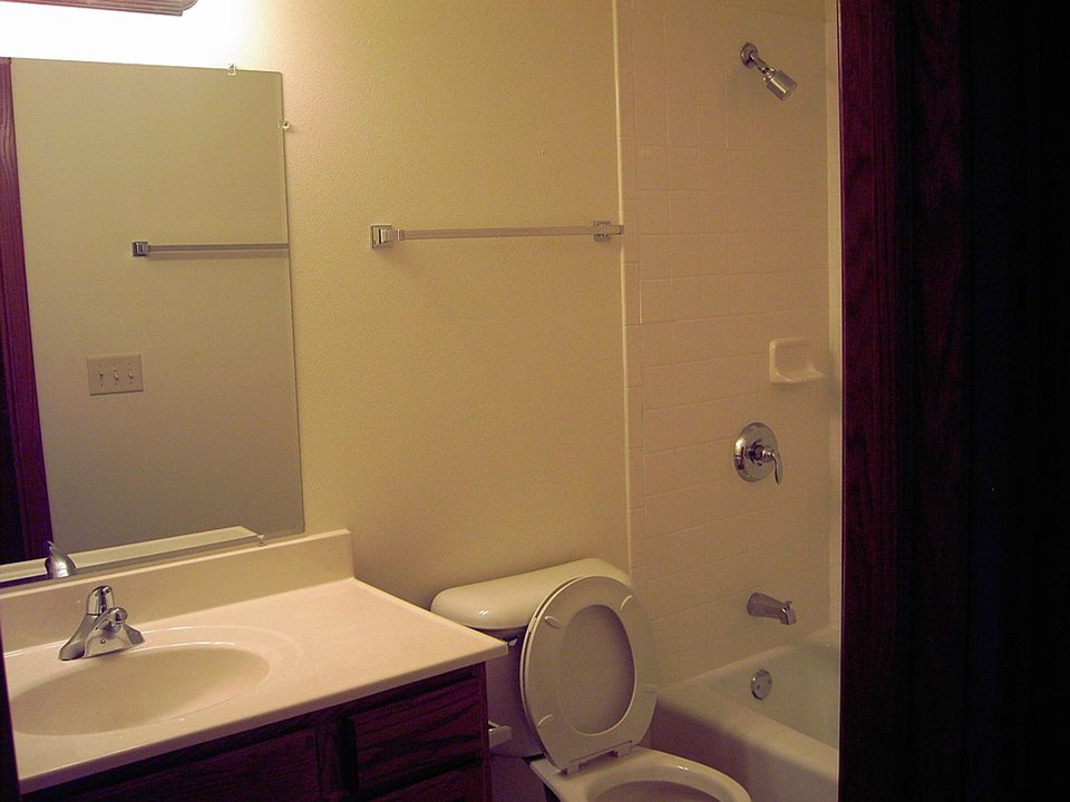 2008 Macarthur Rd #D - Photo 5 of 6