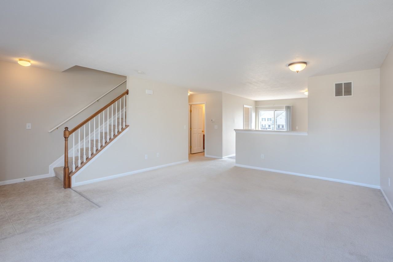 976 Hartford Village Blvd - Photo 2 of 22