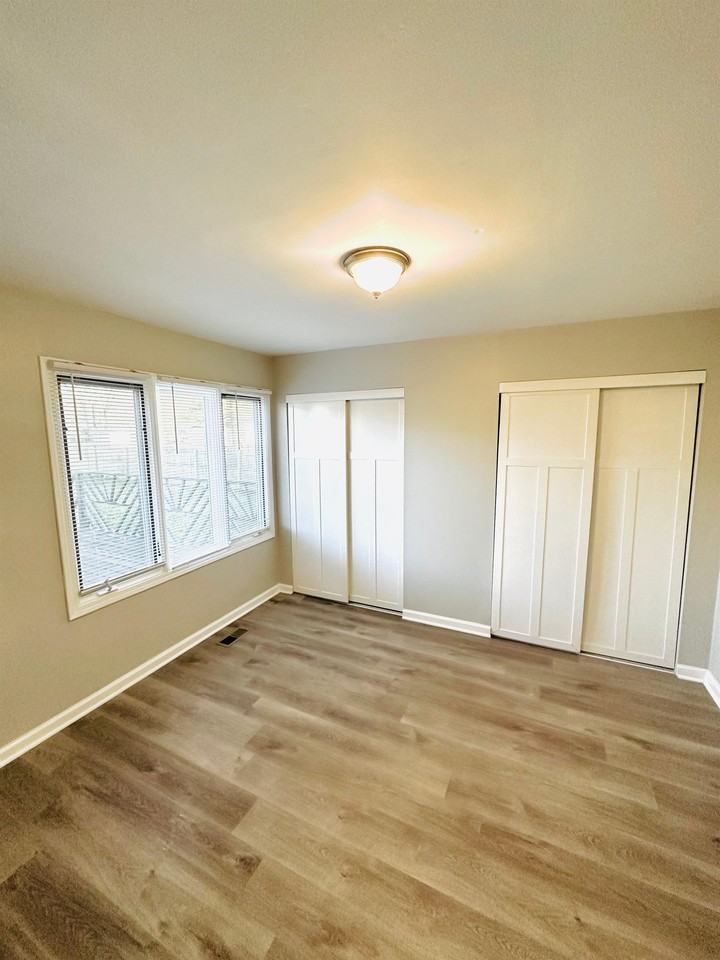 887 S Morgantown Rd - Photo 3 of 21