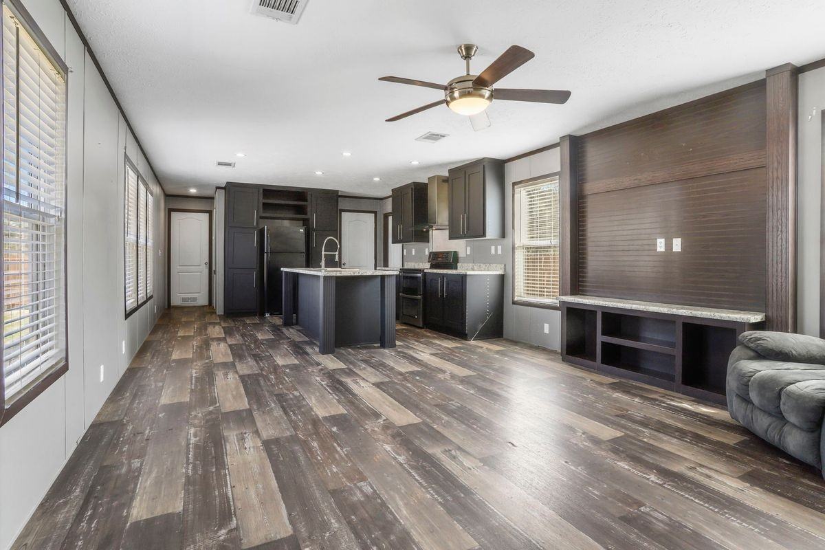 19226 Mclin Rd - Photo 2 of 10