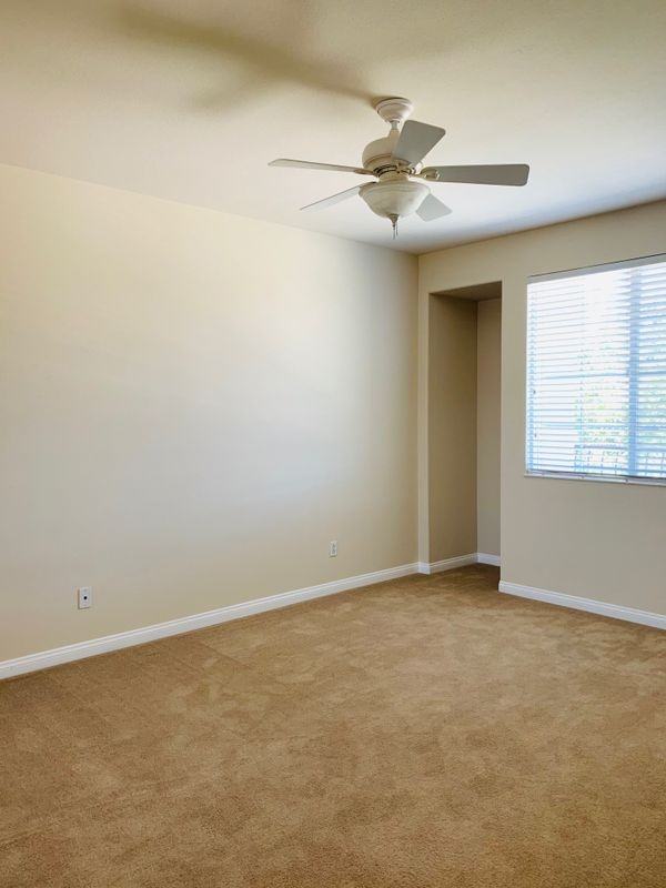 13772 Dearborn St - Photo 7 of 34