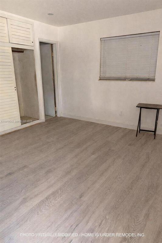 3048 Nw 20th St - Photo 5 of 7