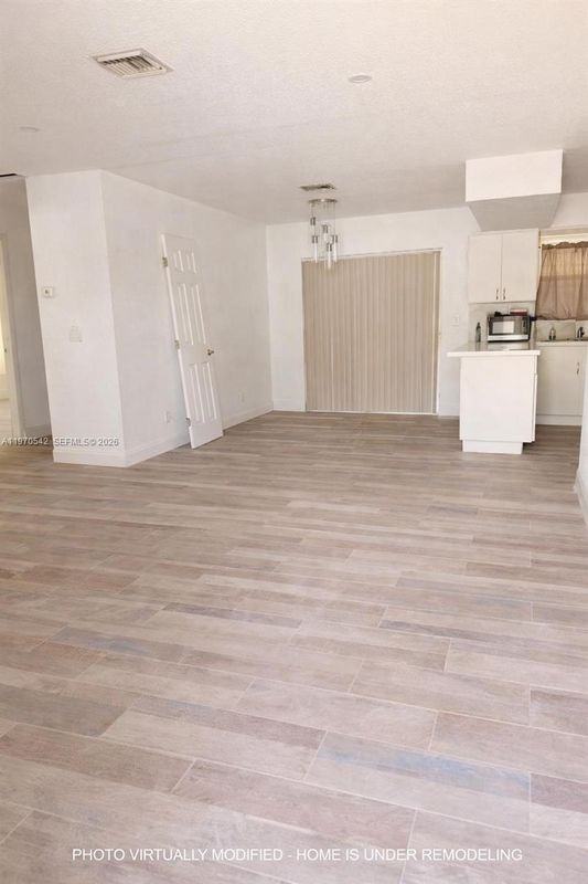 3048 Nw 20th St - Photo 7 of 7