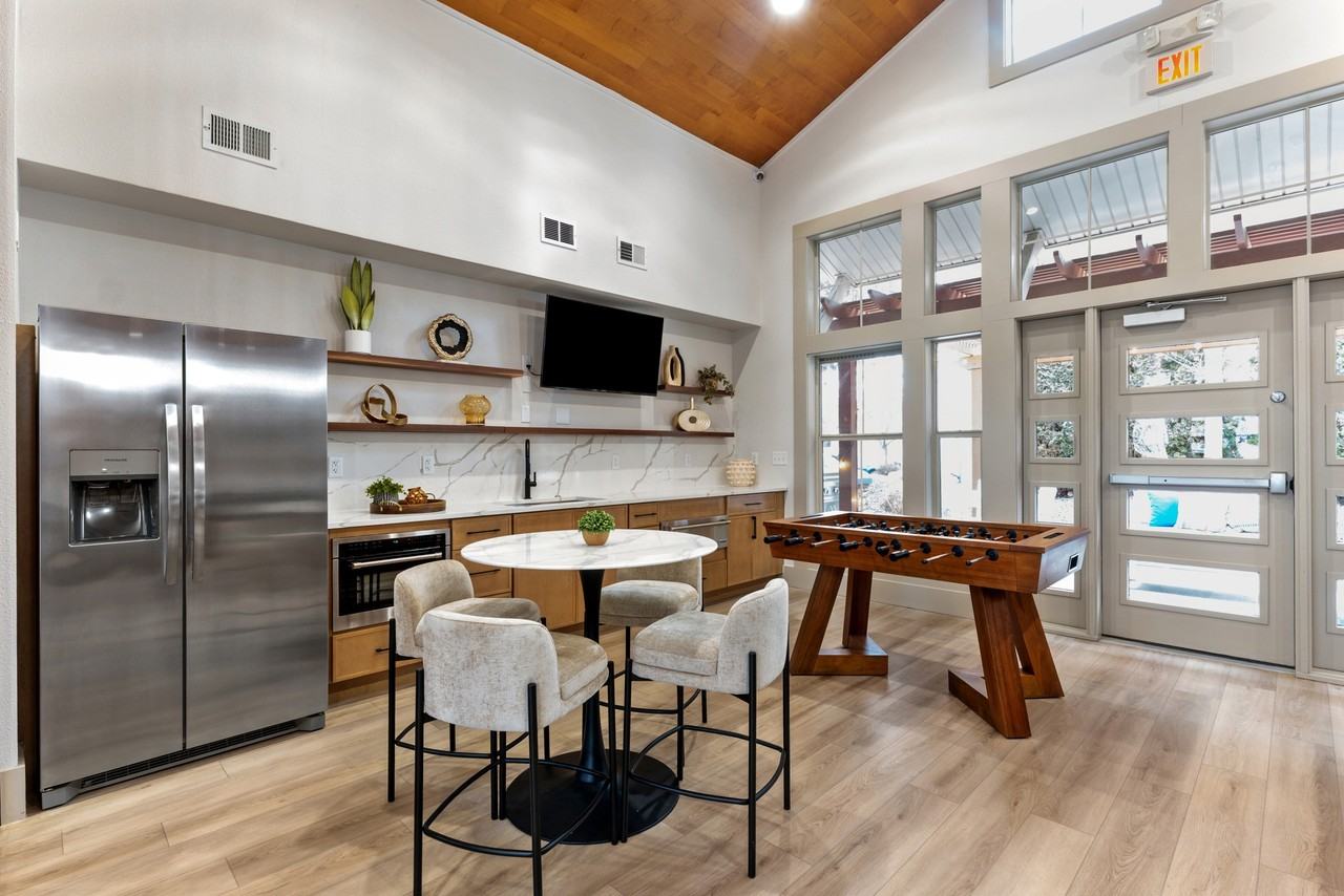 Island View Apartments - Photo 6 of 33