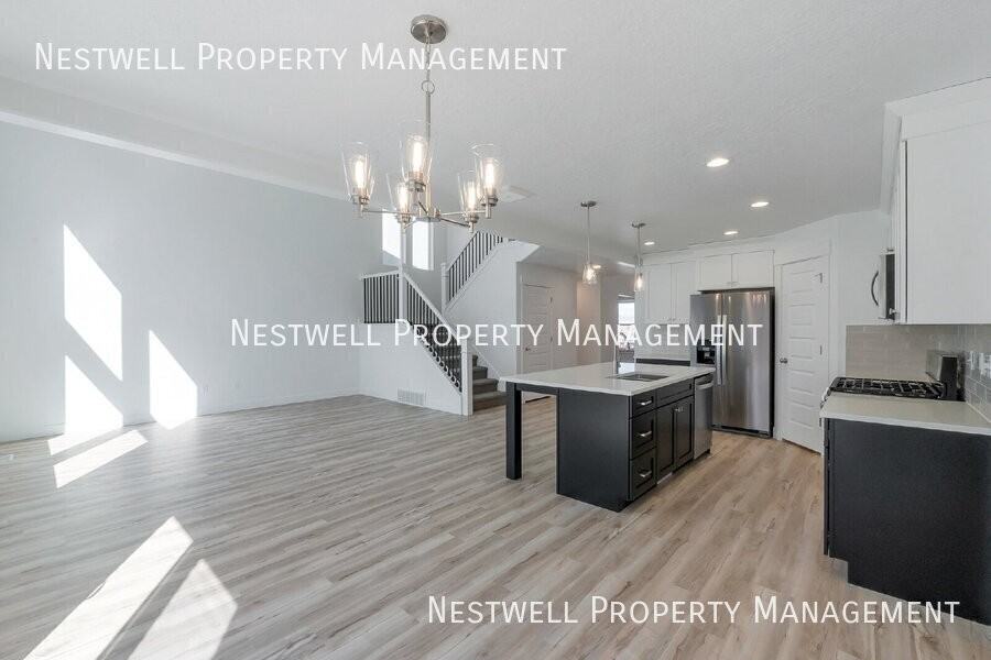 694 N Gillan Dr - Photo 7 of 31