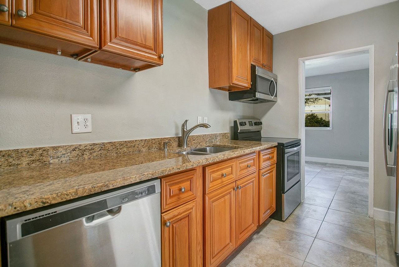 541 N Capen Ave - Photo 6 of 14