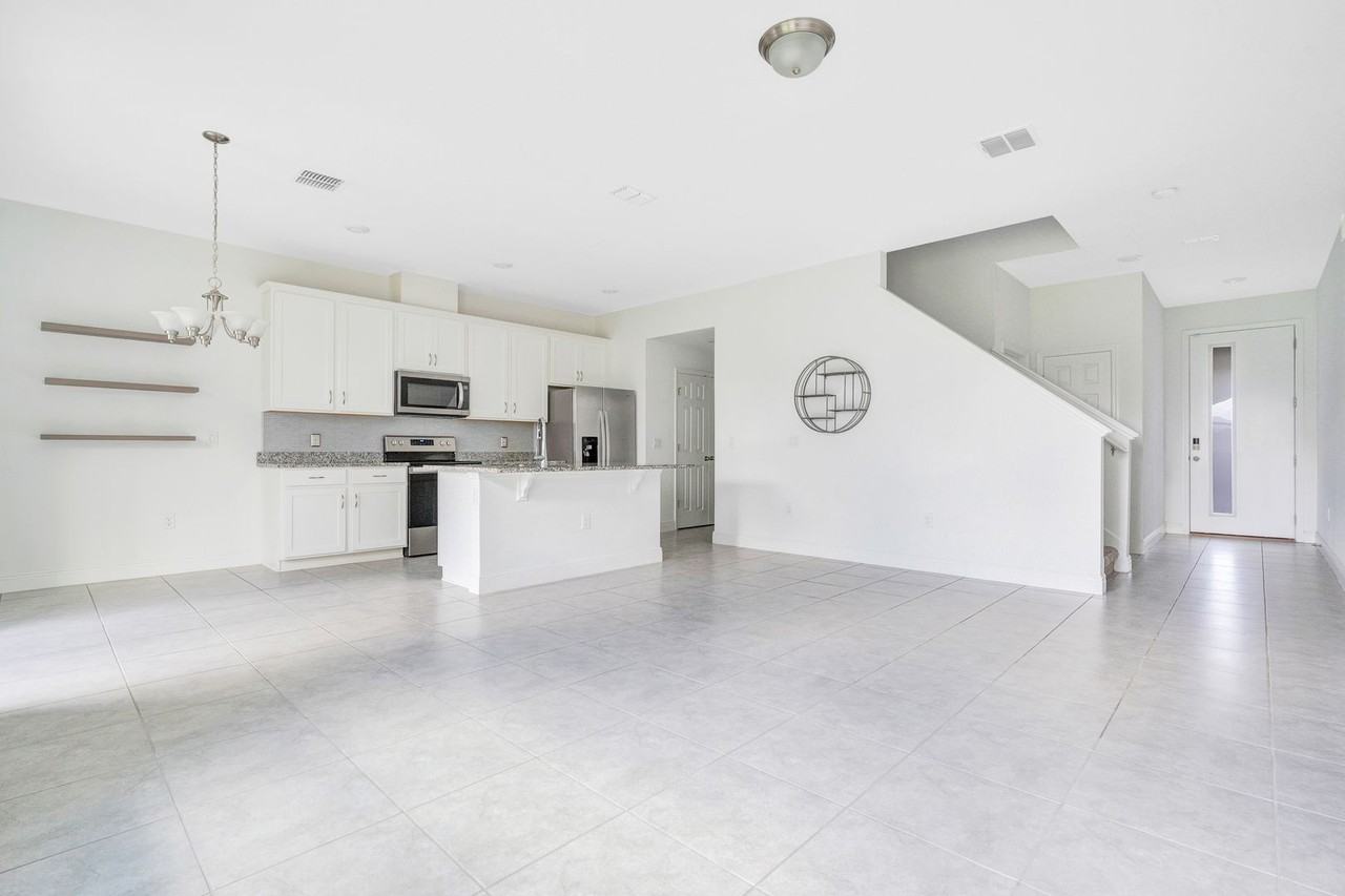 1611 Little Wren Ln - Photo 2 of 23