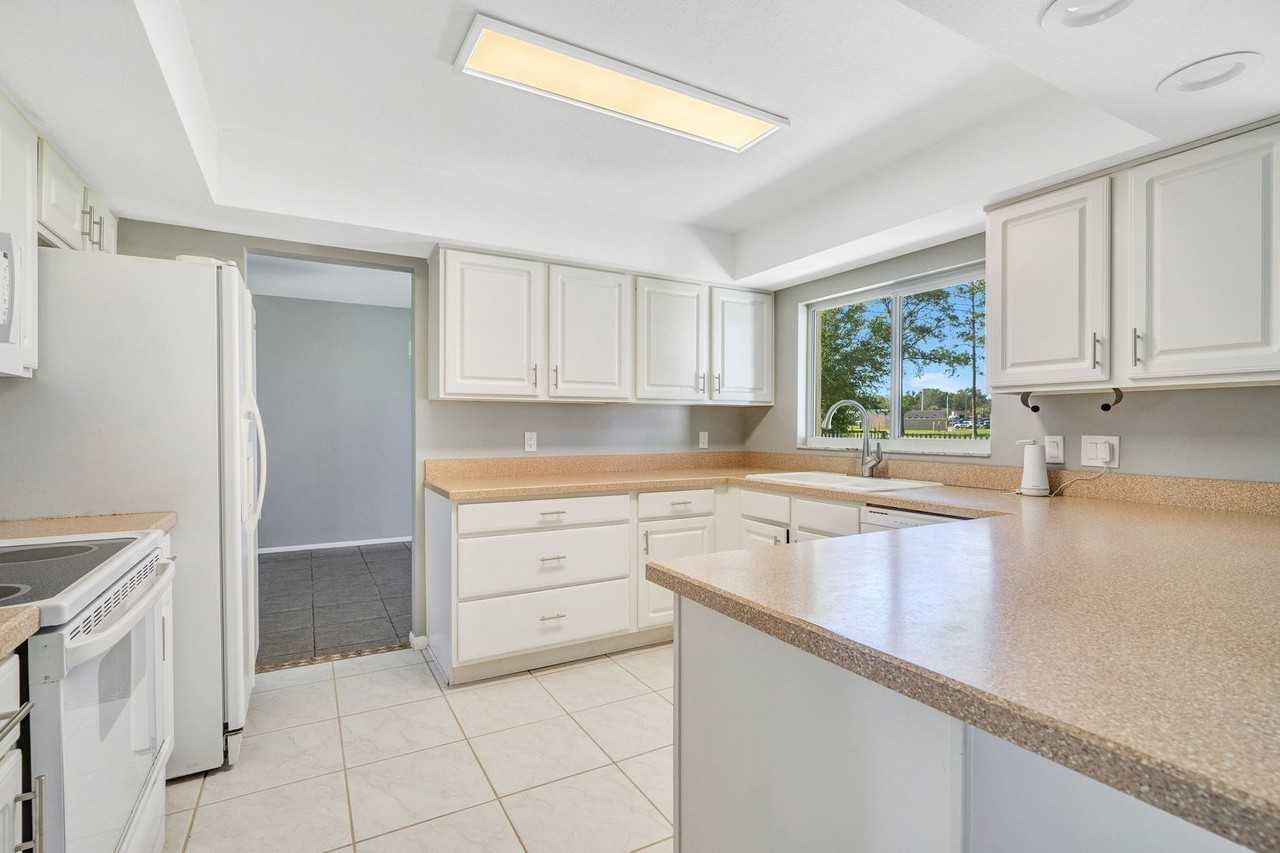 111 Colyer Dr - Photo 7 of 19