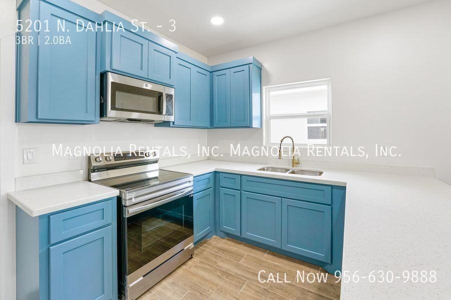 5201 N Dahlia St #3 - Photo 6 of 16