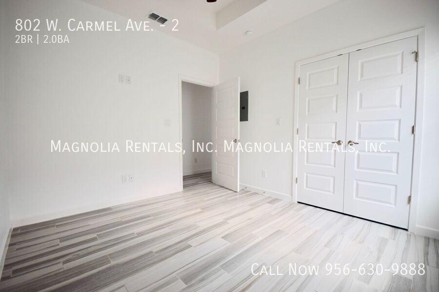 802 W Carmel Ave #2 - Photo 6 of 11