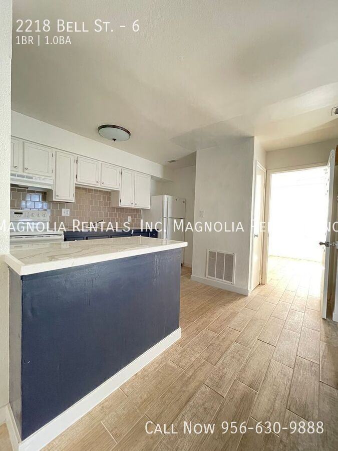 2218 Bell St #6 - Photo 4 of 9