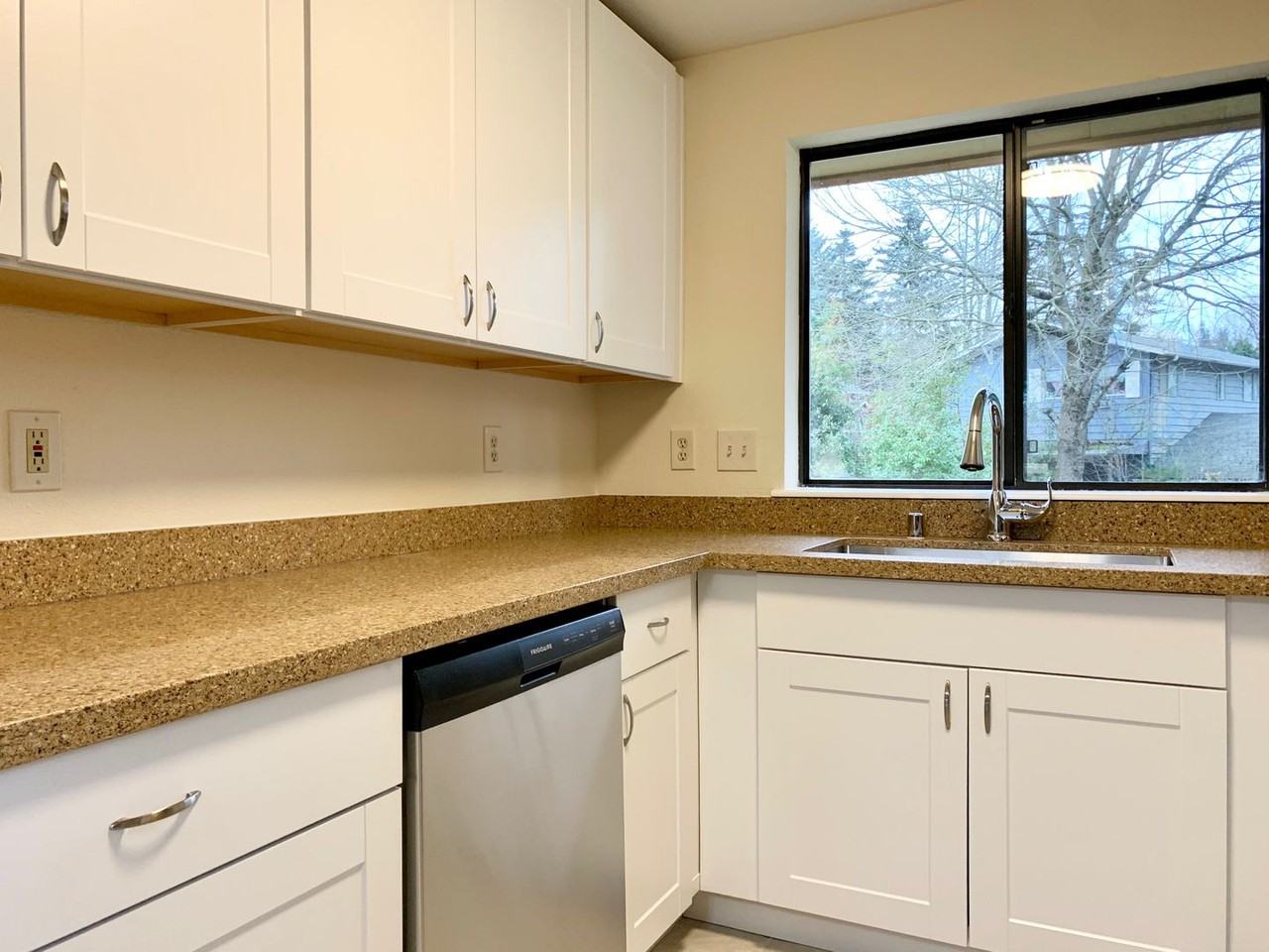 5815 Glenwood Ave #A - Photo 6 of 23