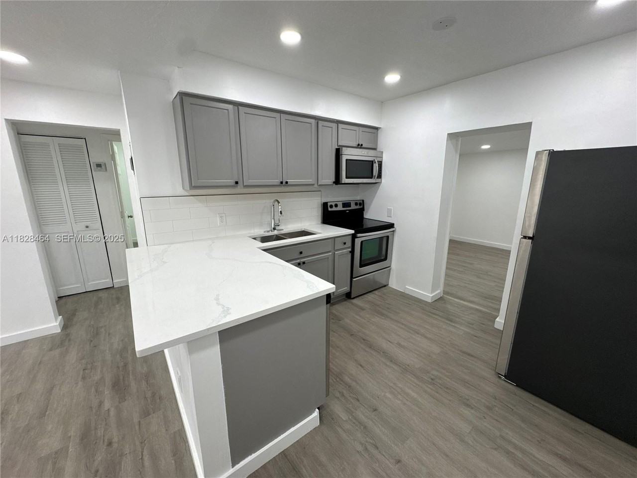 830 Southwest 6th Street #C - Photo 2 of 12