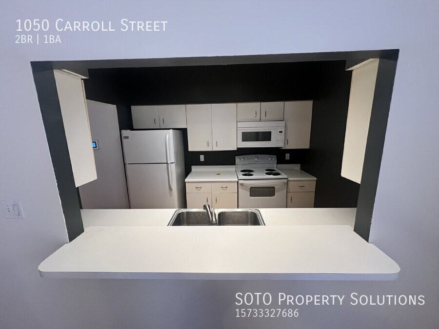 1050 Carroll St - Photo 6 of 14