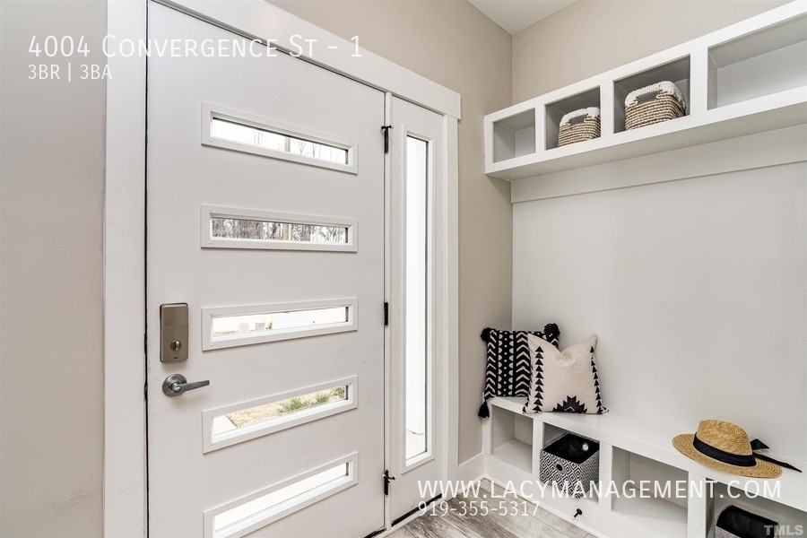 4004 Convergence St - Photo 4 of 28