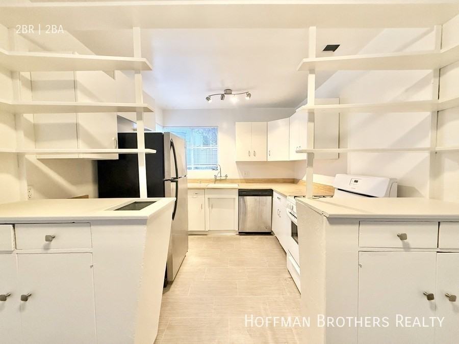 11950 Laurelwood Dr #1 - Photo 3 of 12