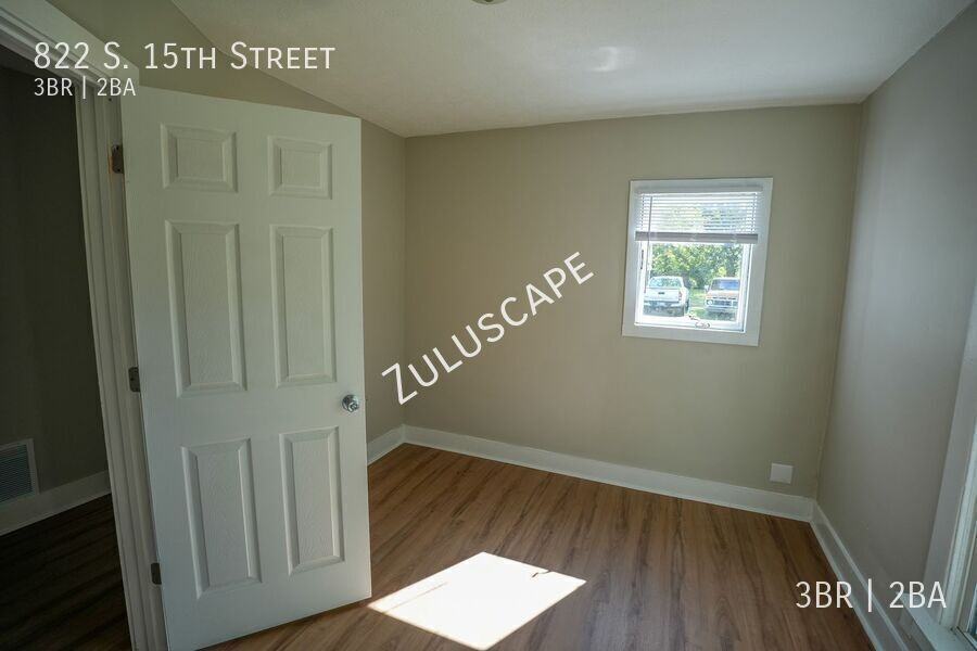 822 S 15th St - Photo 6 of 18