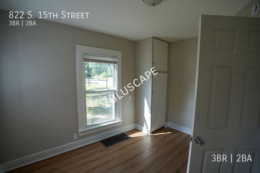 822 S 15th St - Photo 7 of 18