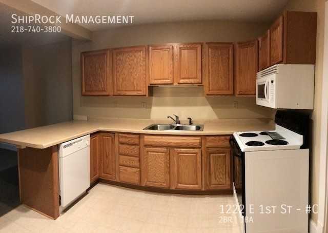 1222 E 1st St #C - Photo 3 of 15