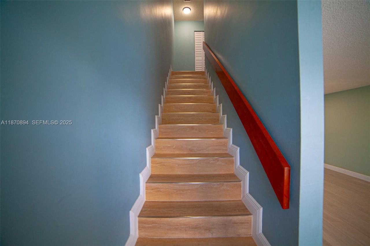 2050 Northeast 140th Street #21 - Photo 4 of 19