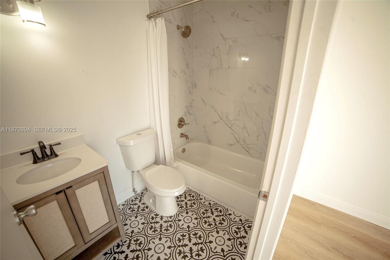 2050 Northeast 140th Street #21 - Photo 7 of 19