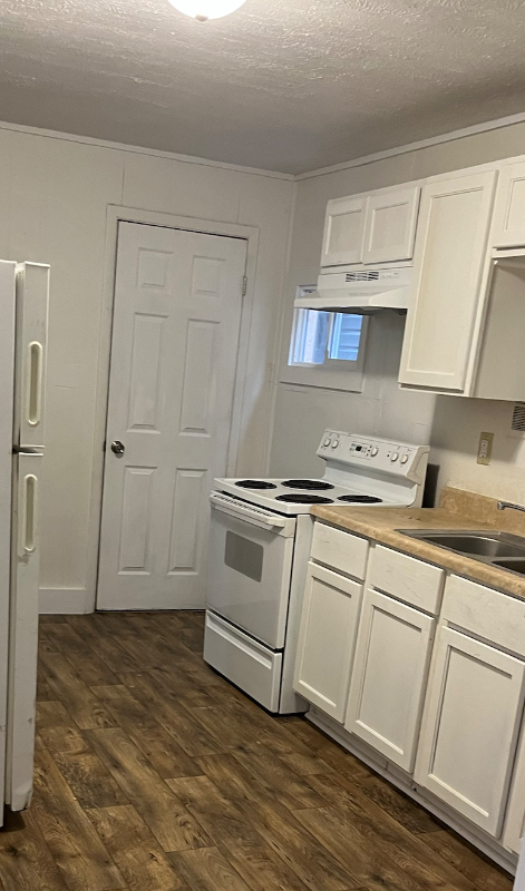 713 3 Bedroom - Photo 2 of 4