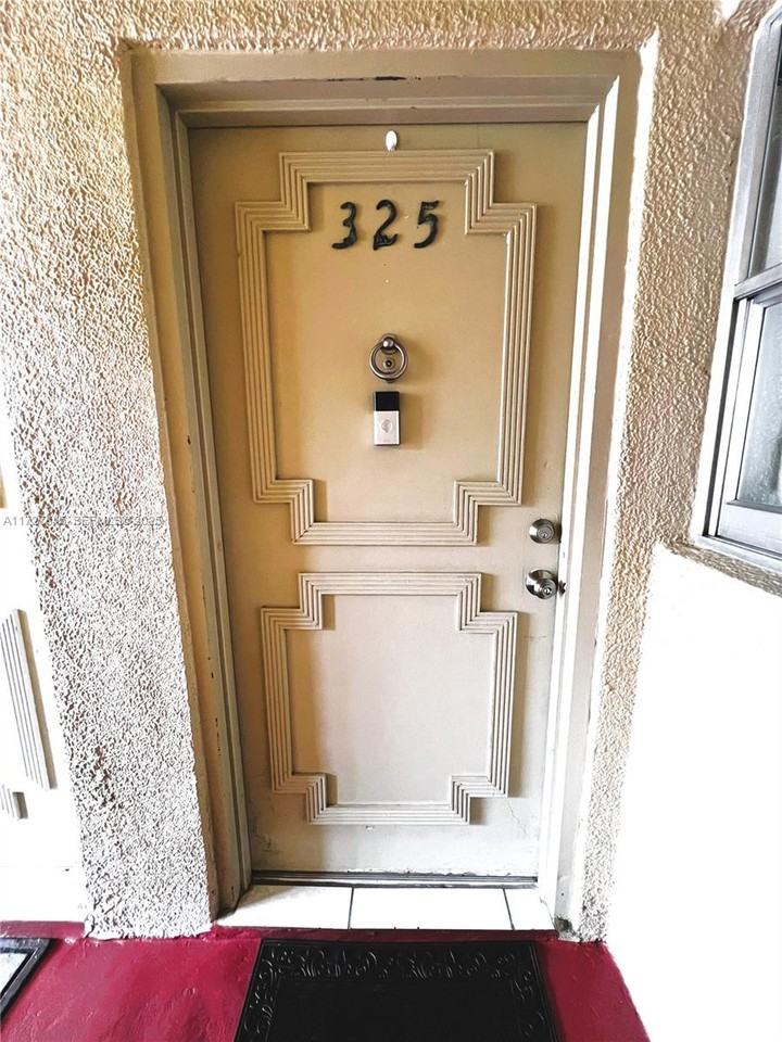 1480 West 46th Street #325 - Photo 2 of 41