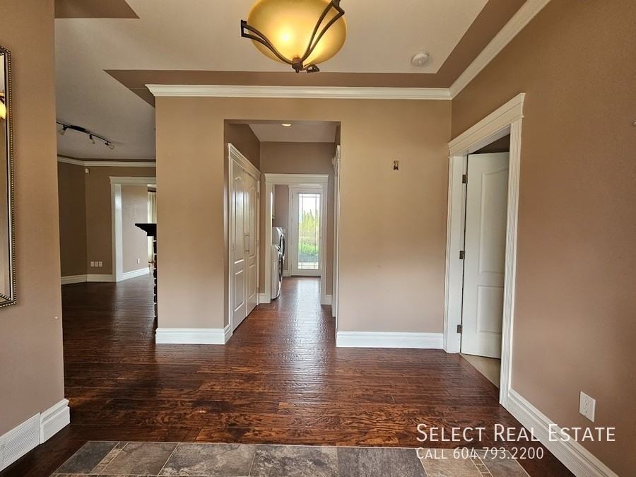 6230 Bradner Lane #B - Photo 4 of 43