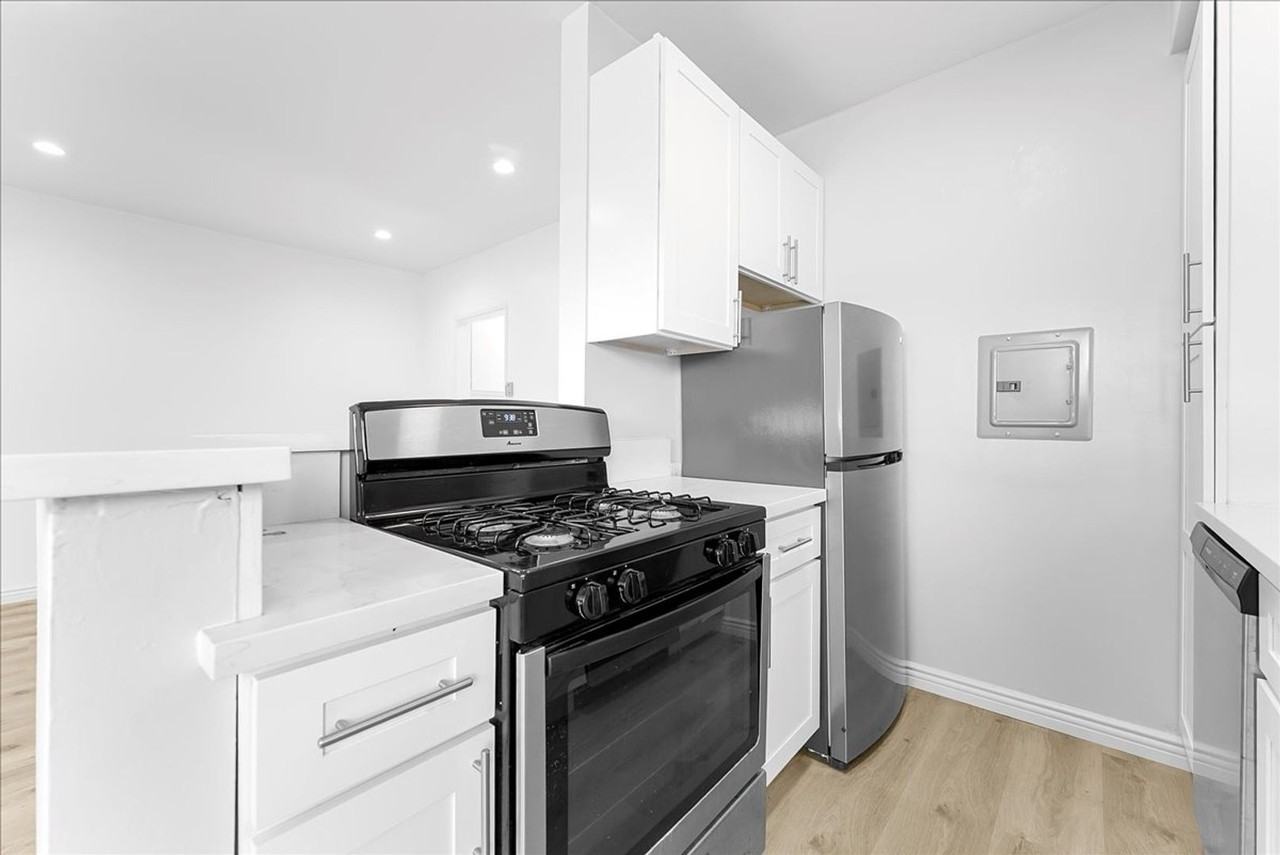 12770 Pacific Ave #10 - Photo 4 of 15