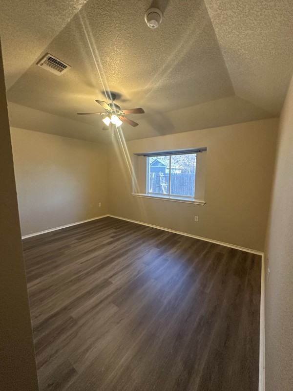 3010 Ivy Ridge Ln - Photo 3 of 4