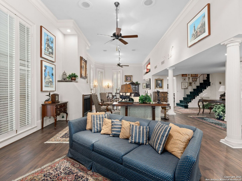 211 N Presa St #2 - Photo 7 of 17