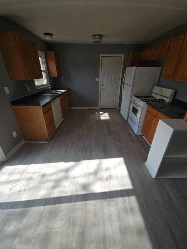 2214 W Arrowhead Ln - Photo 2 of 7