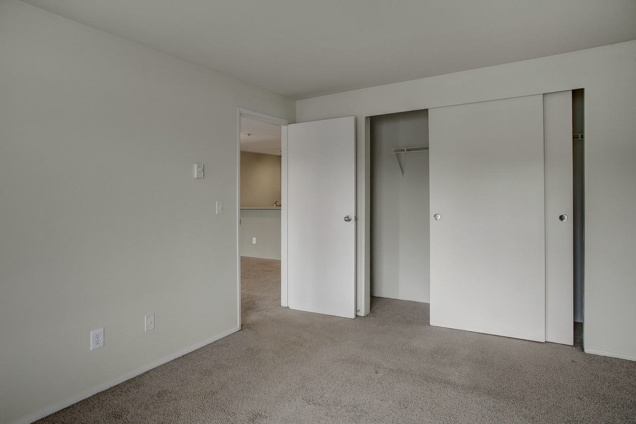 St. James Tower - Photo 4 of 20