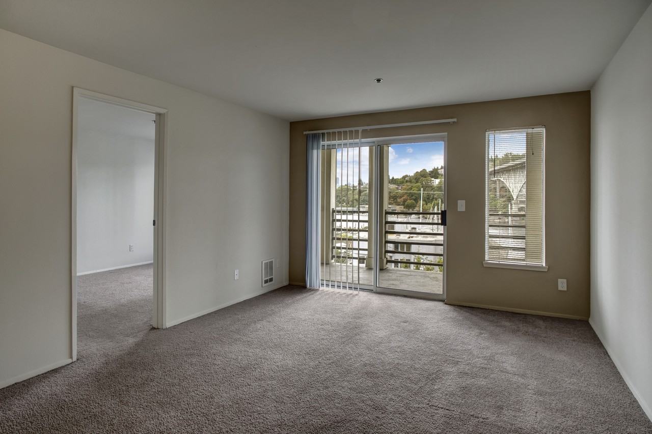 St. James Tower - Photo 5 of 20