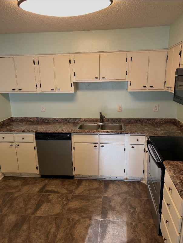 303 N Rhodes St #3 - Photo 5 of 5