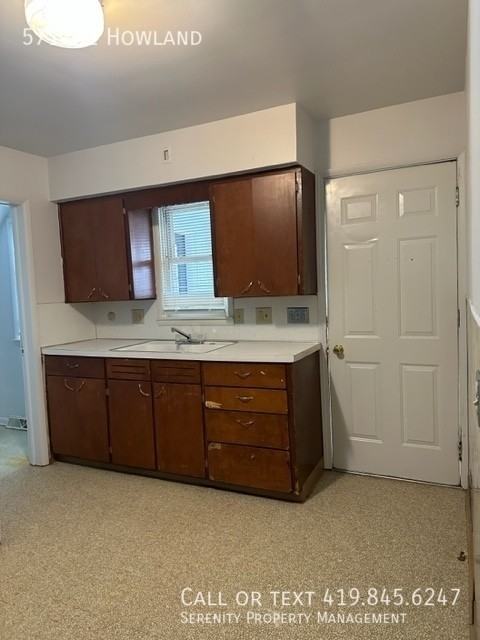 571 1/2 Howland Ave #2 - Photo 6 of 9