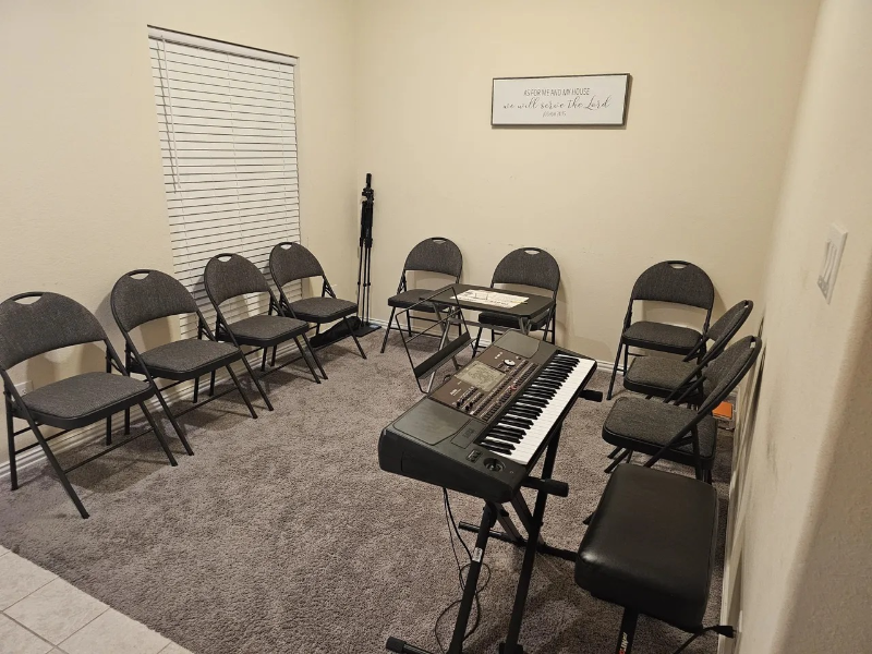 4803 S Richwood Dr - Photo 3 of 17